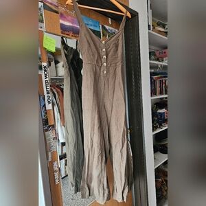 Le Lis Green Jumpsuit Versatile Style